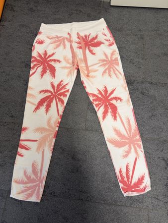 Neue, ungetragene Jogger von Juvia, M