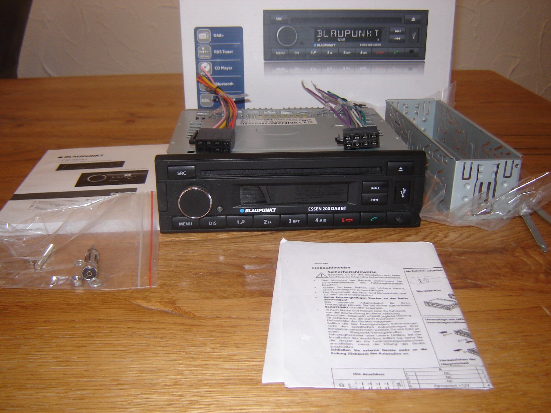 Blaupunkt Radios: Autoradio CD, DAB, FM Blaupunkt ESSEN – Gebraucht aus Allenwinden von Wm26
