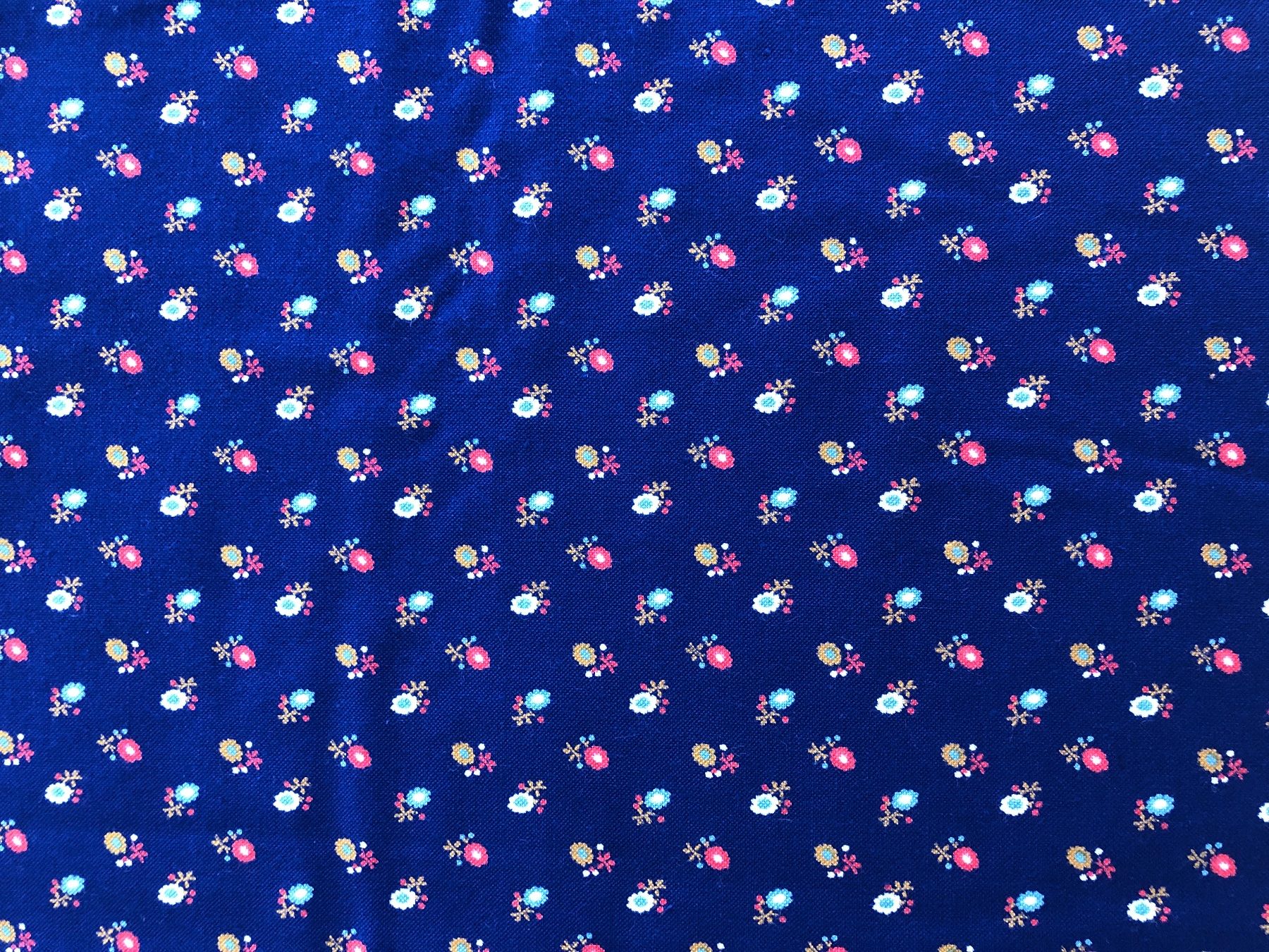 Tessuti: Stoff blau mit Blümchen, ziemlicher Retro-Stil – Nuovo (secondo la descrizione) da Balzers venduto da Bastlerherz 1