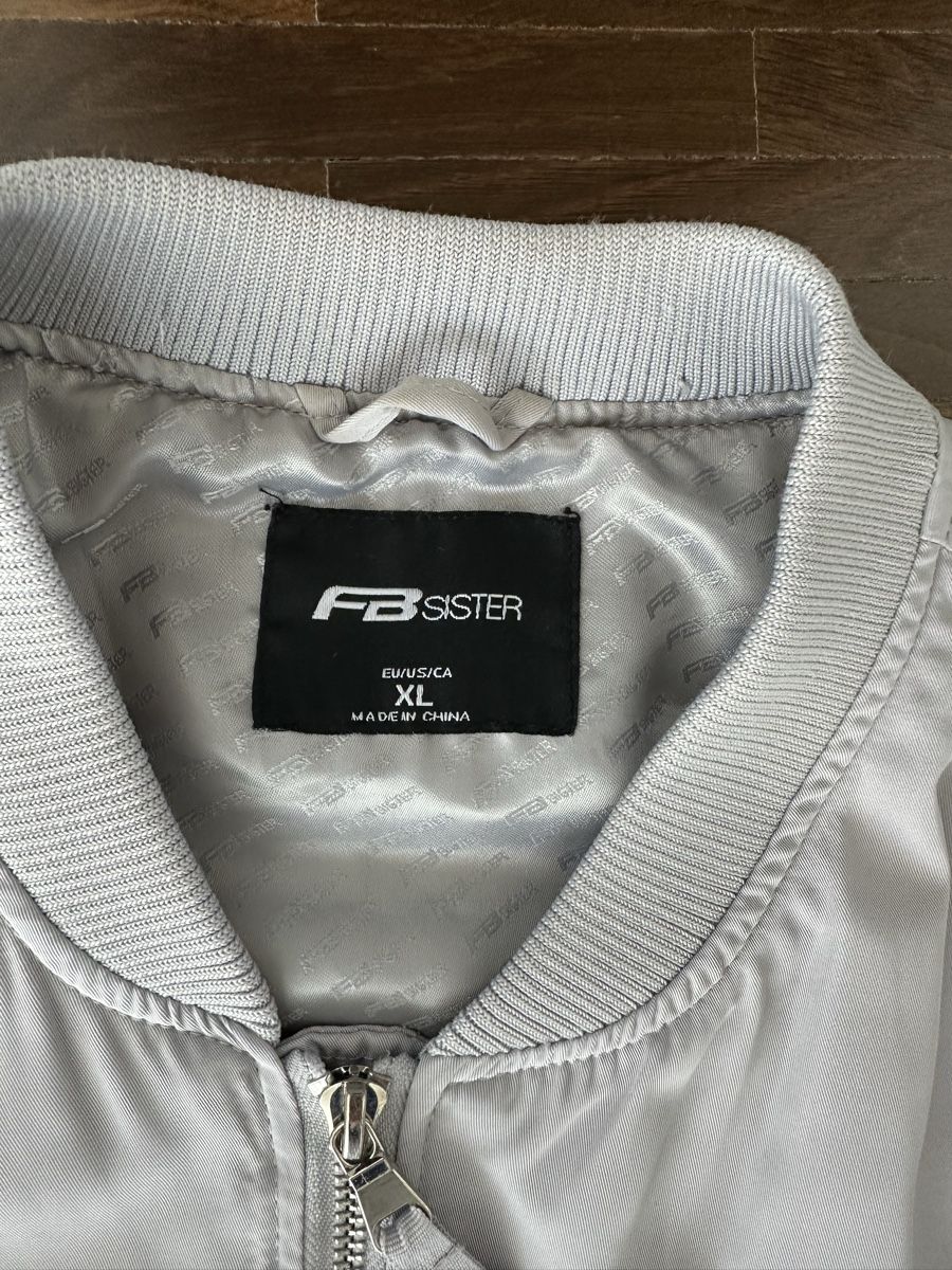 Vestes: Jacke – Neuf (Voir description) à Winterthur par su_4assd 2