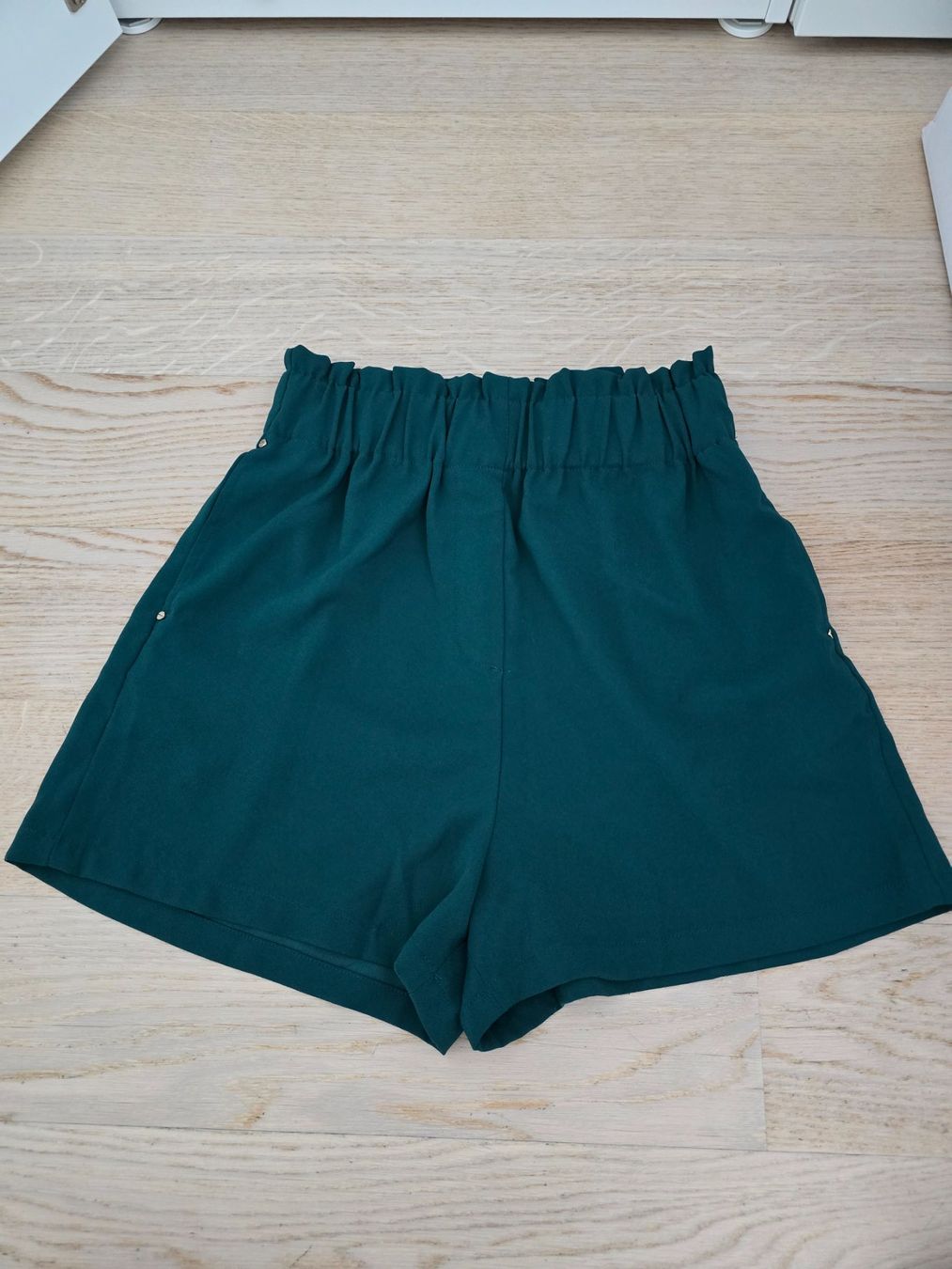 H&M Pantaloni: H&M High Waist Shorts - Grösse 38 – Nuovo e nell'imballaggio originale da Rickenbach b. Wil venduto da Kth_v8