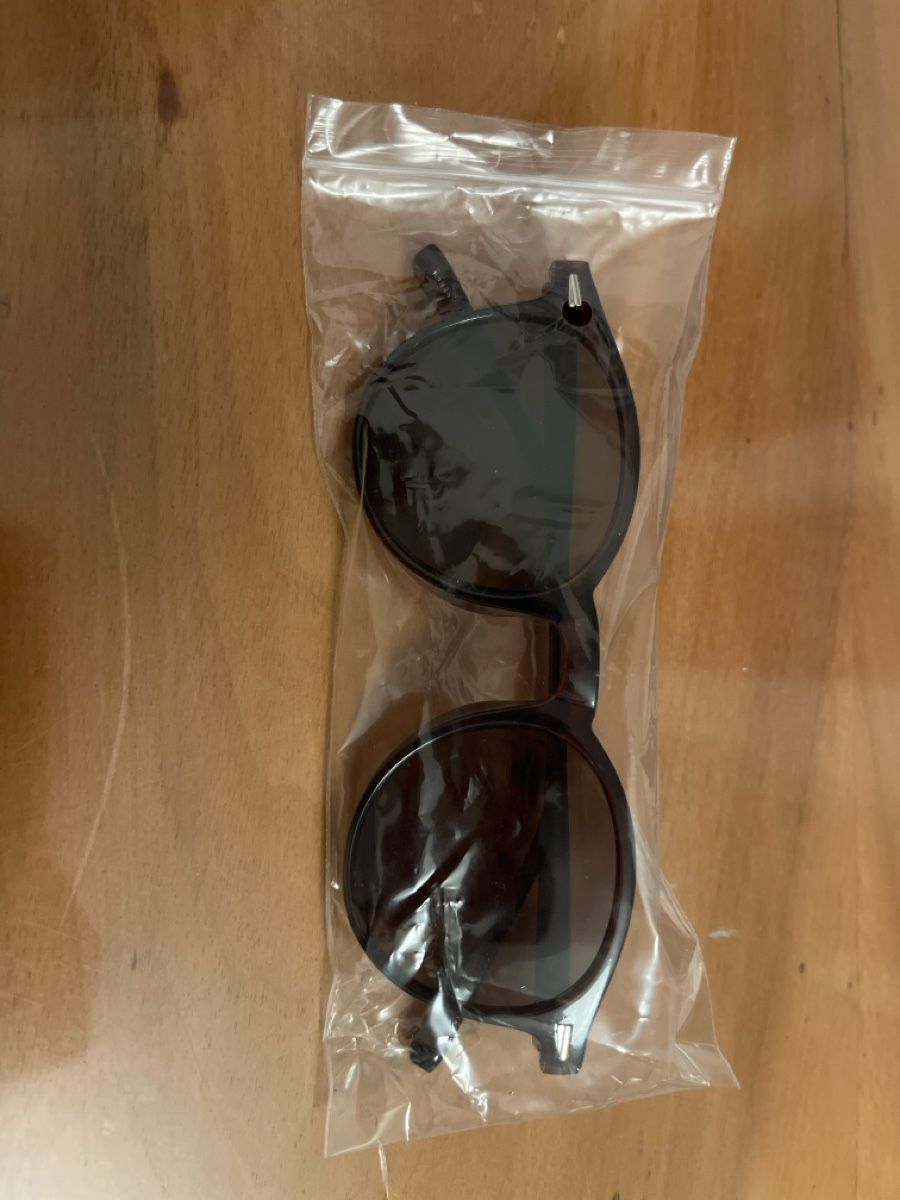 Occhiali & Lenti: Lunettes de soleils brunes – Nuovo e nell'imballaggio originale da Genève venduto da Majikamu