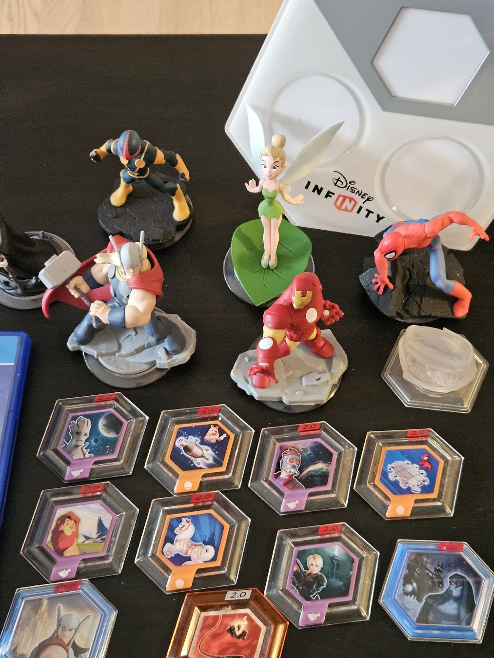 Disney Statuette: Disney Infinity 2.0 Sammlung : Figuren Power Discs Station – Usato da Oberdorf BL venduto da BaldenEagle 2