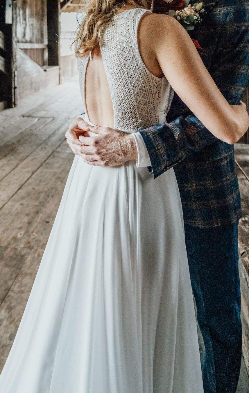 Kleider: Secondhand Brautkleid, Grösse 36-38 – Gebraucht aus Brunnen von Herzig-Brautmode 2