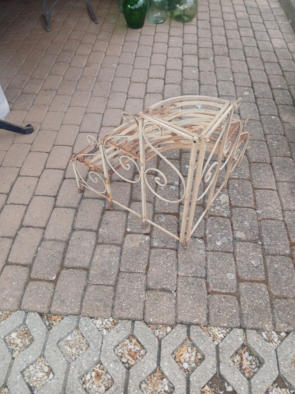 Altro per la casa: Étagère d'angle metallique 3 étages  – Usato da Corcelles-Payerne venduto da evalyne 2