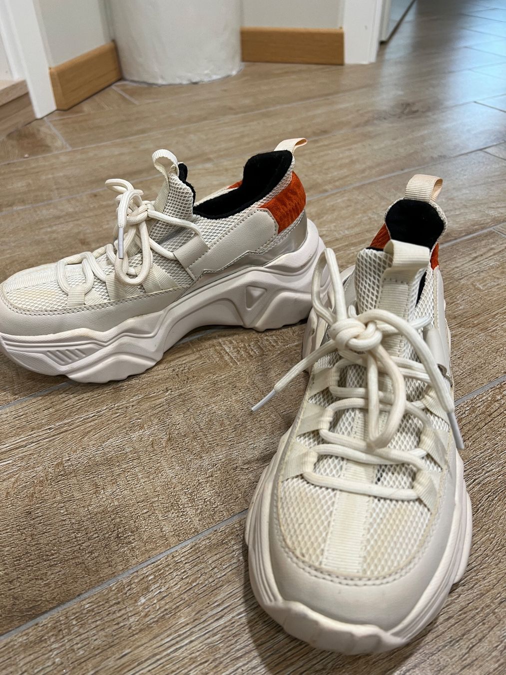 Scarpe da donna: Chunky Sneaker, Grösse 36 – Usato da St. Gallen venduto da kka_l9wg