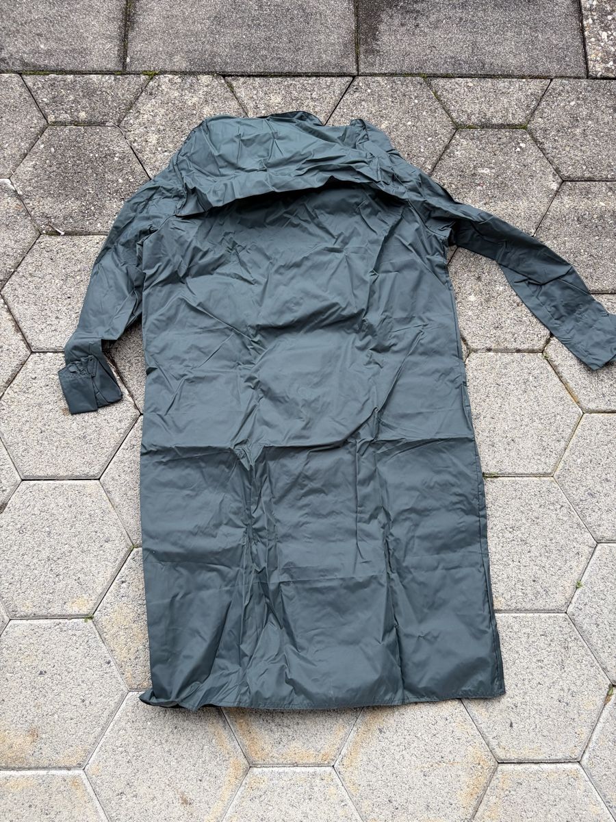 Schweizer Armee Uniformi: Schweizer Armee Regenjacke – Usato da Balsthal venduto da Sven.sch 1