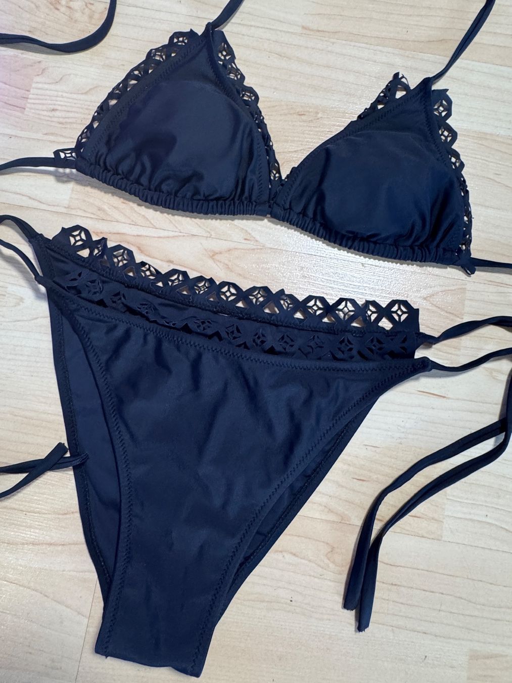 Costumi da bagno & Bikini: Triangle Bikini mit Stickereien in Schwarz – Nuovo (secondo la descrizione) da Seuzach venduto da Inspektor99 1