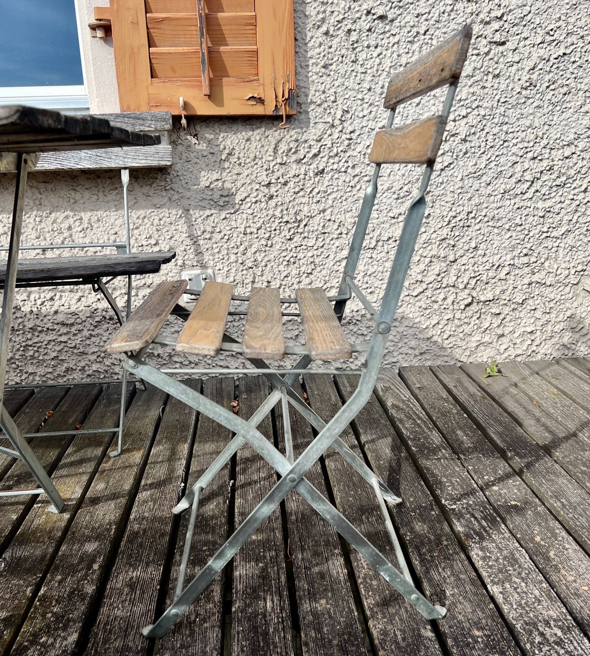 Set di tavolo e panche: Gartensitzgruppe, Klappmöbel, verwittert – Usato da Malans GR venduto da Aadalina 5