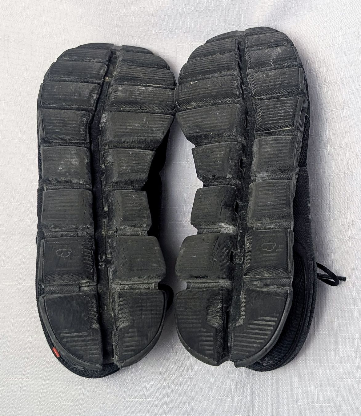 On Herrenschuhe: On Cloud Laufschuhe Grösse 40 – Gebraucht aus Wängi von ABIZONE-86 8