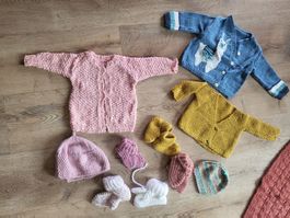 Gestrickte Kleidung Kinder 12-teiliges Set guter Zustand