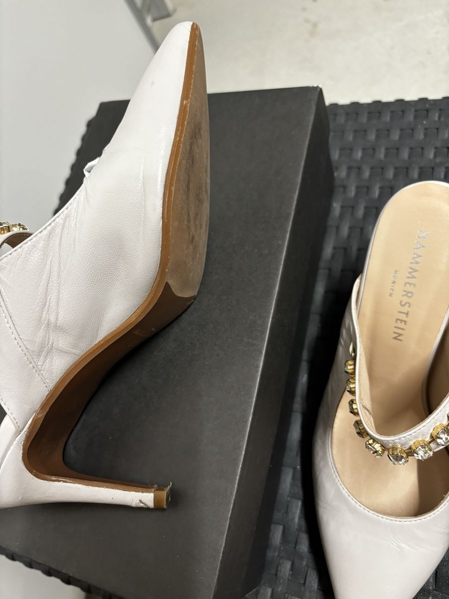 Scarpe da donna: Hammersein Mules Gr. 38 Weiss Strass, Leder – Usato da Salenstein venduto da Silly...0 2
