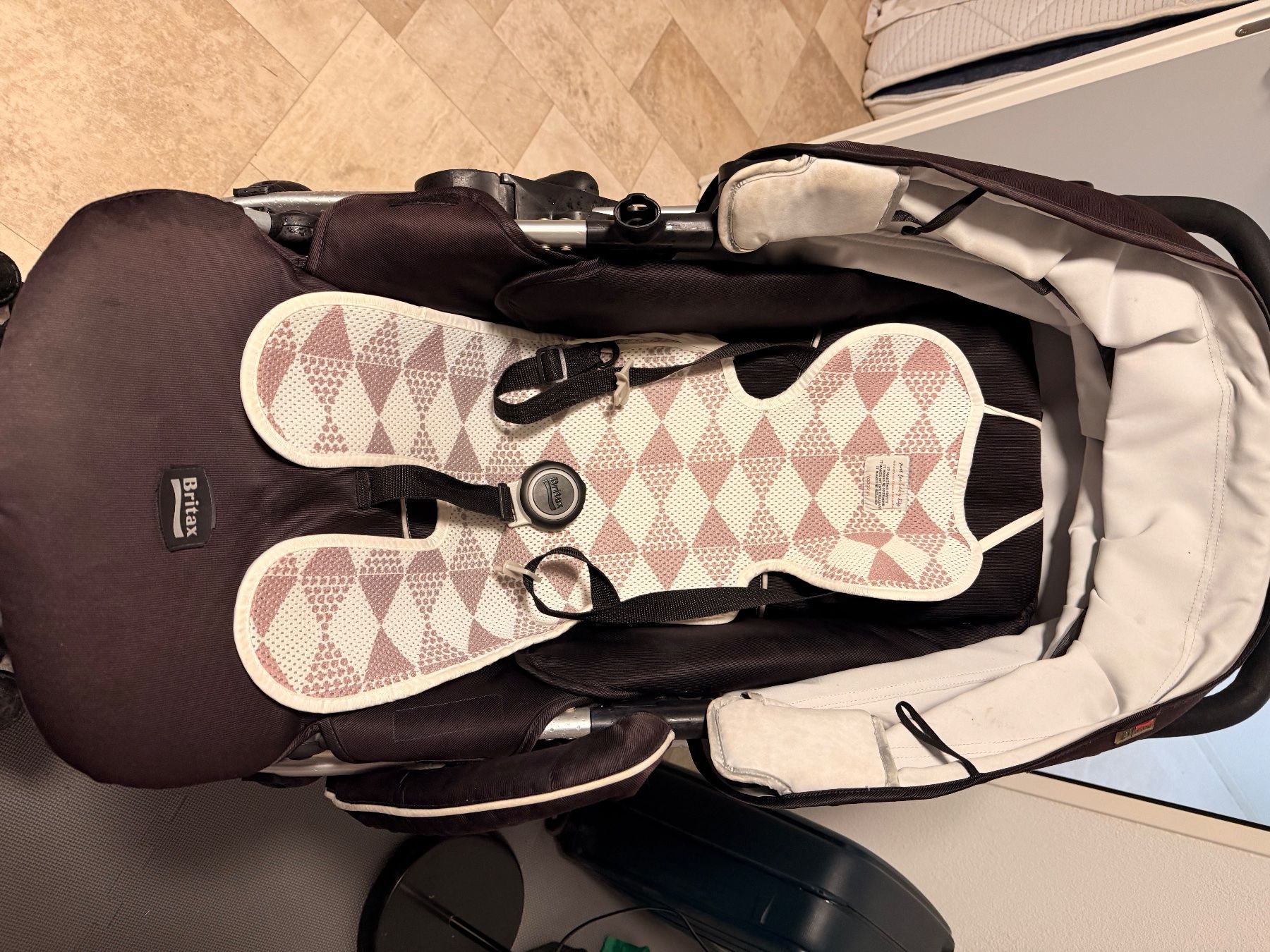 Britax Römer Kinderwagen: 2 in 1 Römer Kinderwagen – Gebraucht aus Gersau von reb_cf9h