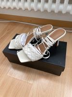 Stylische ungetragene Schnürsandalen Gr 39 creme