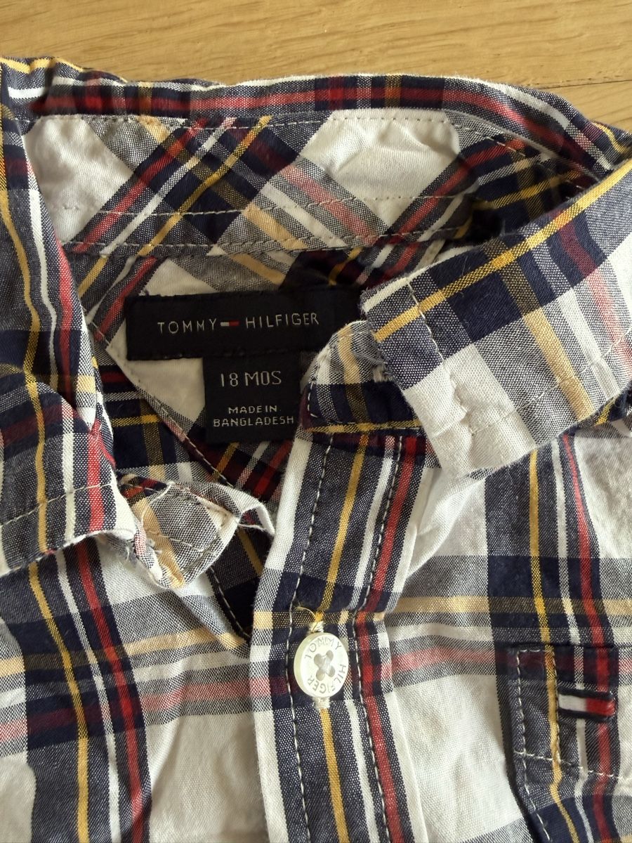 Tommy Hilfiger Camicie, T-shirt & Polo: Tommy Hilfiger Hemd, Grösse 18M / 80-86cm – Nuovo (secondo la descrizione) da Hinteregg venduto da Jazz-C 2