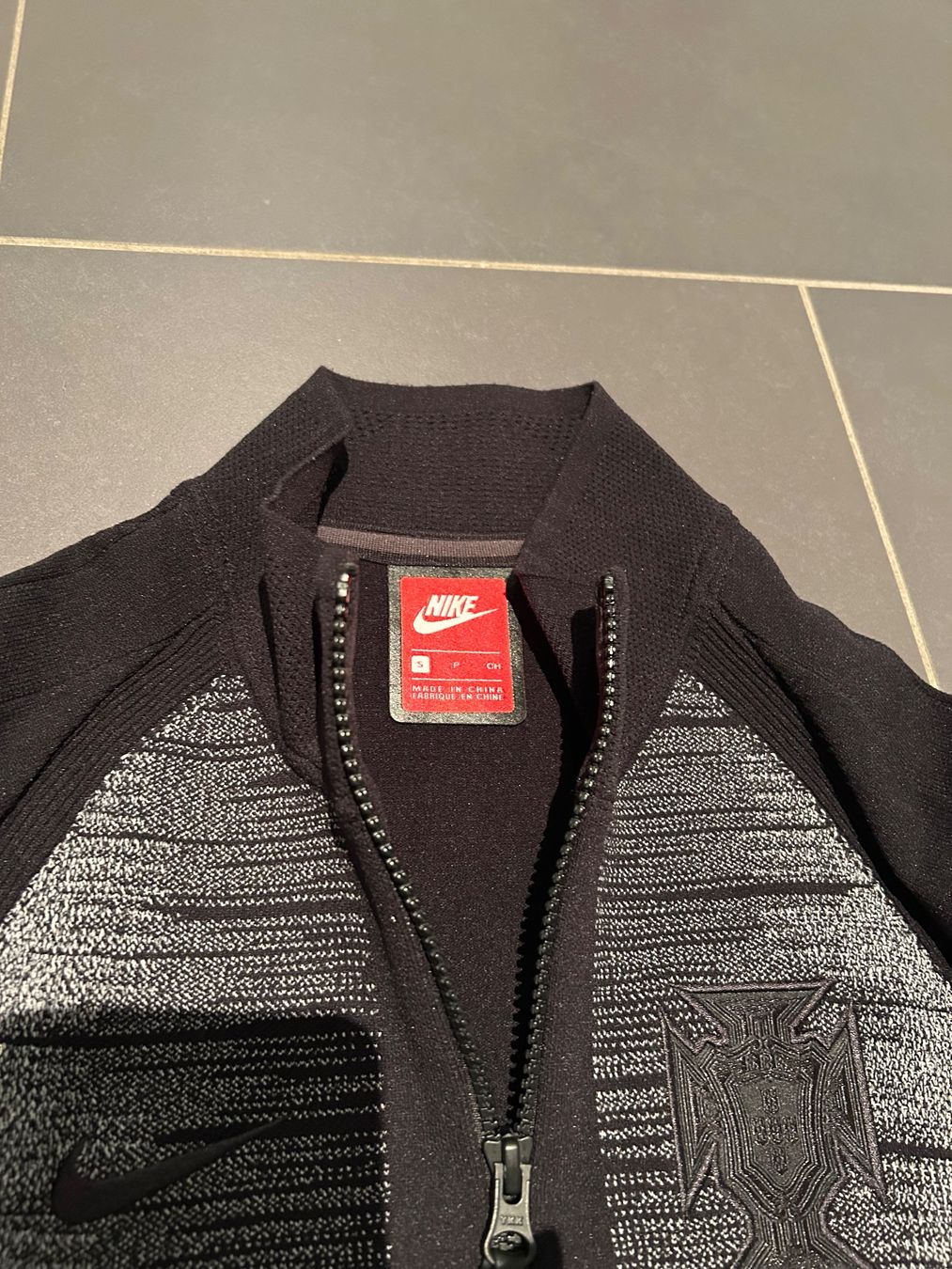 Nike Giacche: Nike Portugal – Nuovo (secondo la descrizione) da Schlieren venduto da Leavio 1
