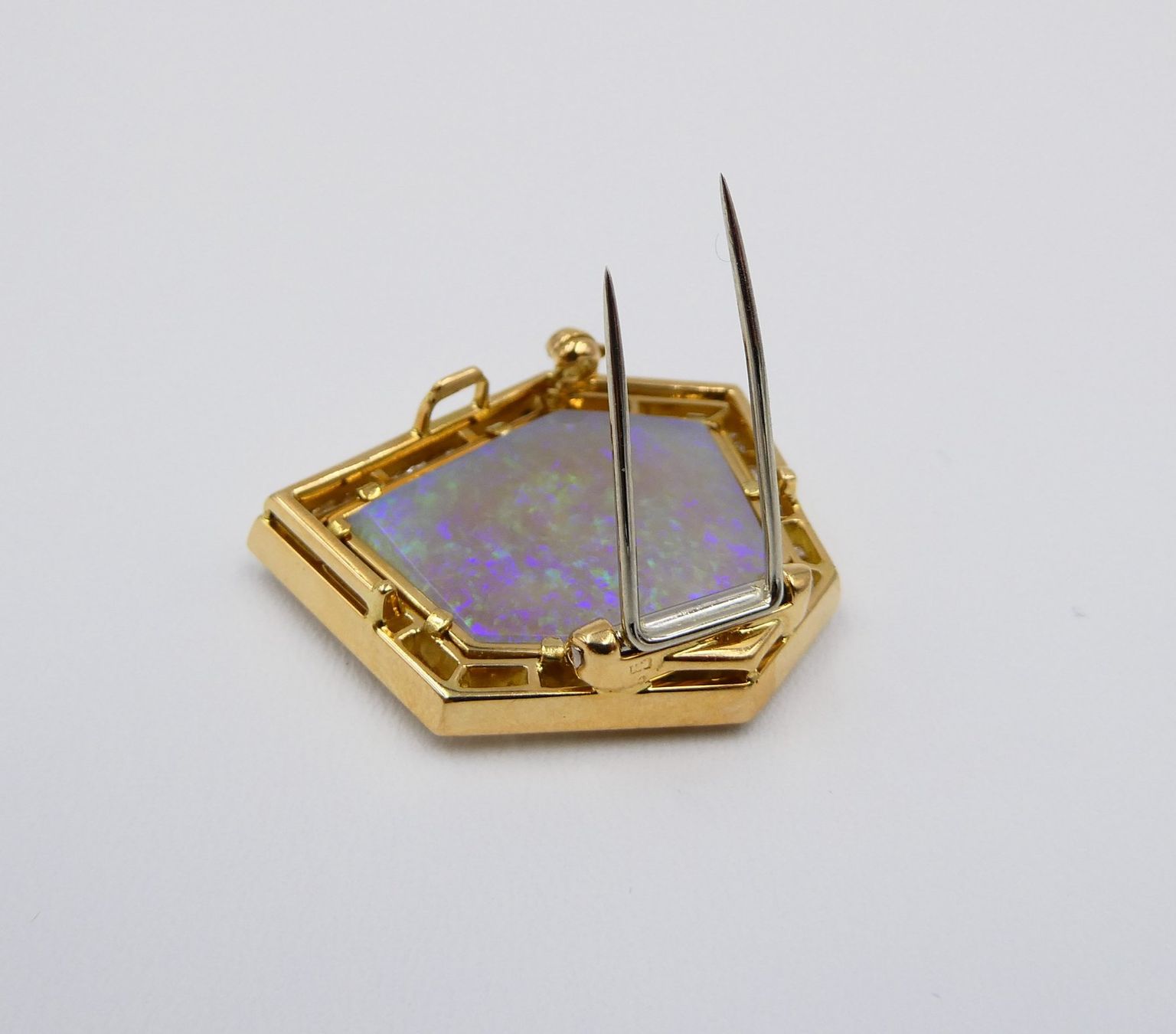 Spille & Fermagli: BROSCHE MIT EINEM OPAL, EINGERAHMT IN DIAMANTEN – Usato da Luzern venduto da EdiGem 6