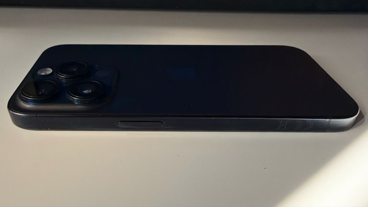 Apple Portables: iPhone 15 Pro | 89% Battery | Blue Titanium – D'occasion à Mühlau par Mgstsuperstar 4