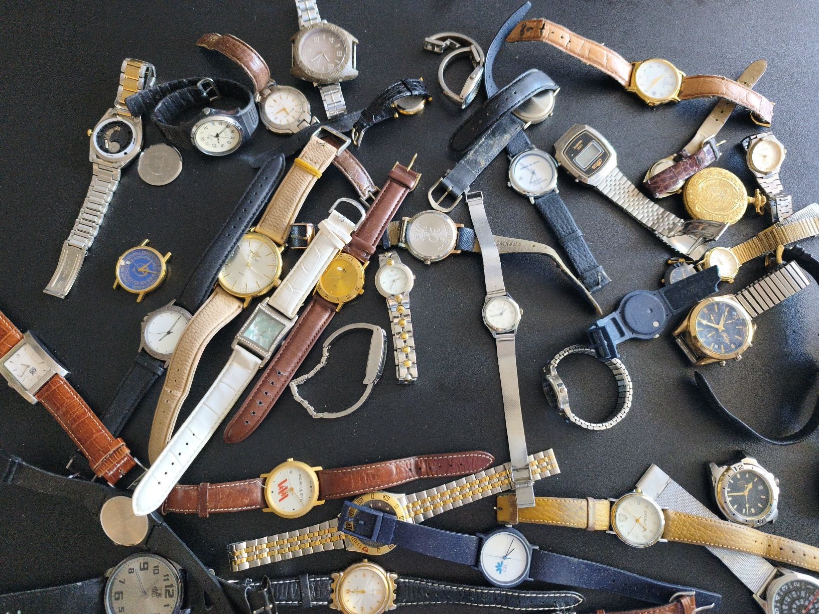 Orologi: Armbanduhr konvolut 2 – Difettoso da Kreuzlingen venduto da dad_9x7b