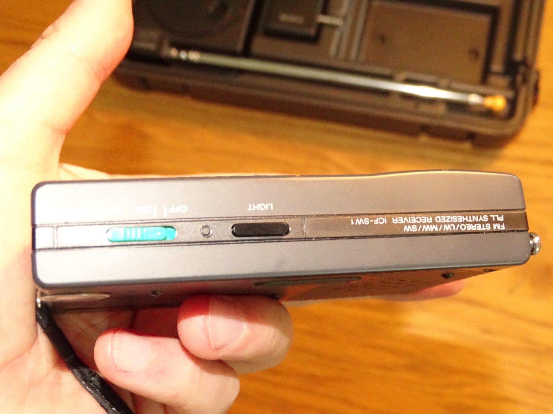 Sony Radios: Sony ICF-SW1 Weltempfänger defekt – Défectueux à Hirzel par Musicman03 4