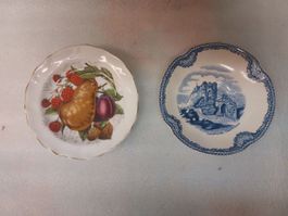 2 vintage saucers, made of English porcelain, decorated