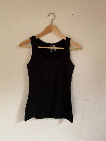 Top noir long sans manches