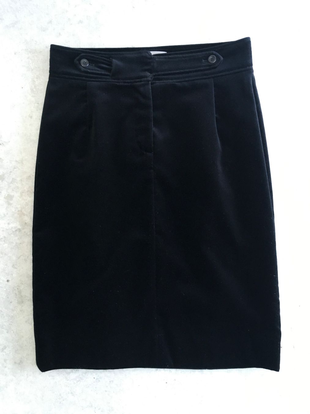 Max Mara Gonne: MAX MARA Rock Samt schwarz Gr. 36-38 - NEU – Nuovo (secondo la descrizione) da Zollikofen venduto da spunk65