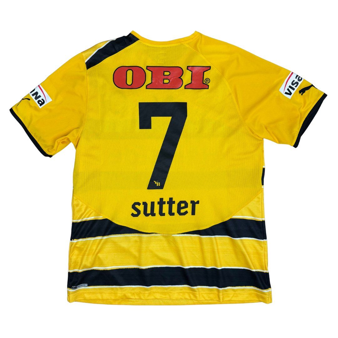 Puma Canottiere & Pantaloni: 2010-2011 BSC Young Boys - Maillot domicile Sutter #7 – Usato da Porrentruy venduto da BlindBoxFS
