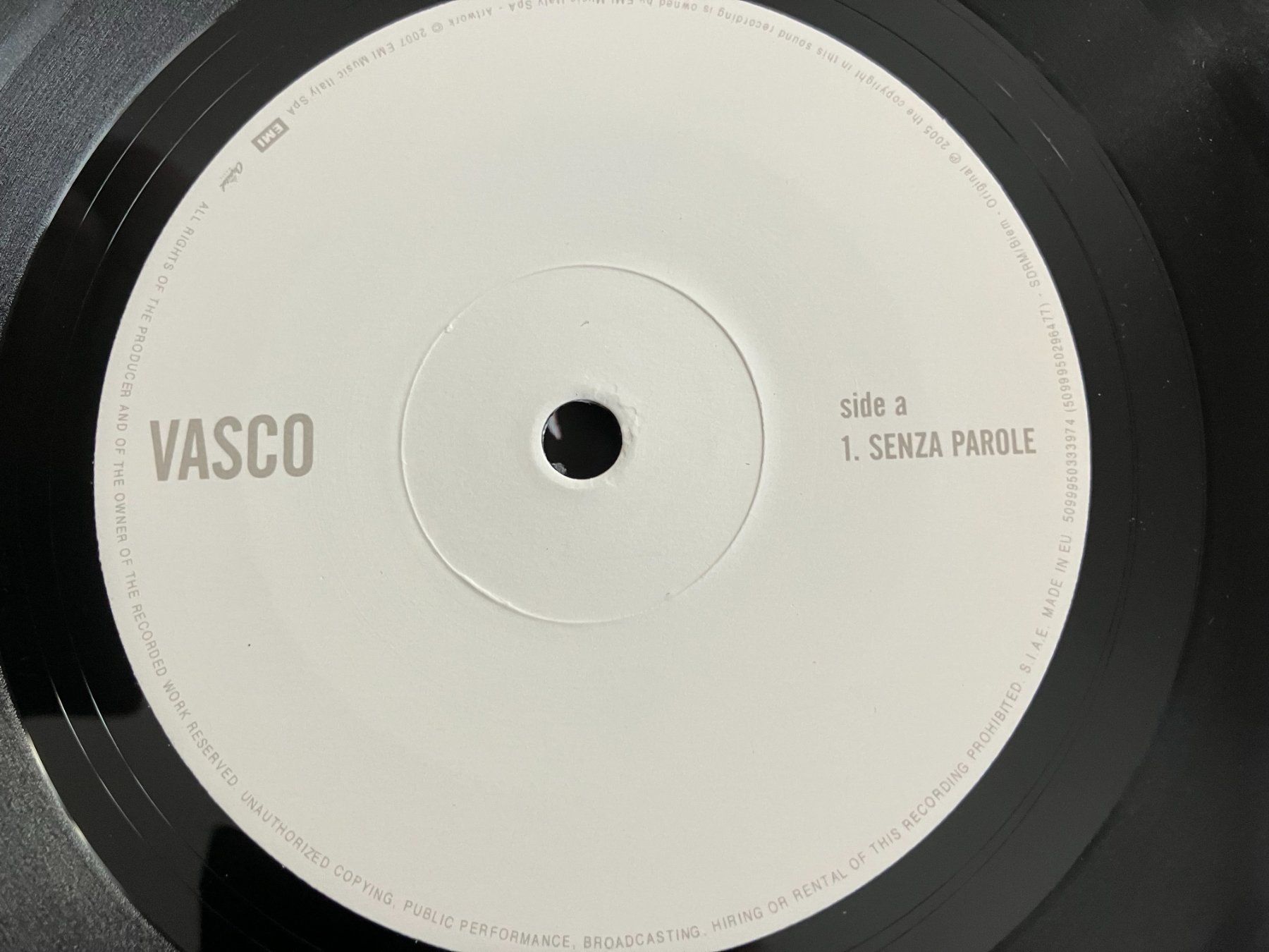 Dischi in vinile: Vasco Rossi – Nuovo (secondo la descrizione) da Aarwangen venduto da Jukebox3 5