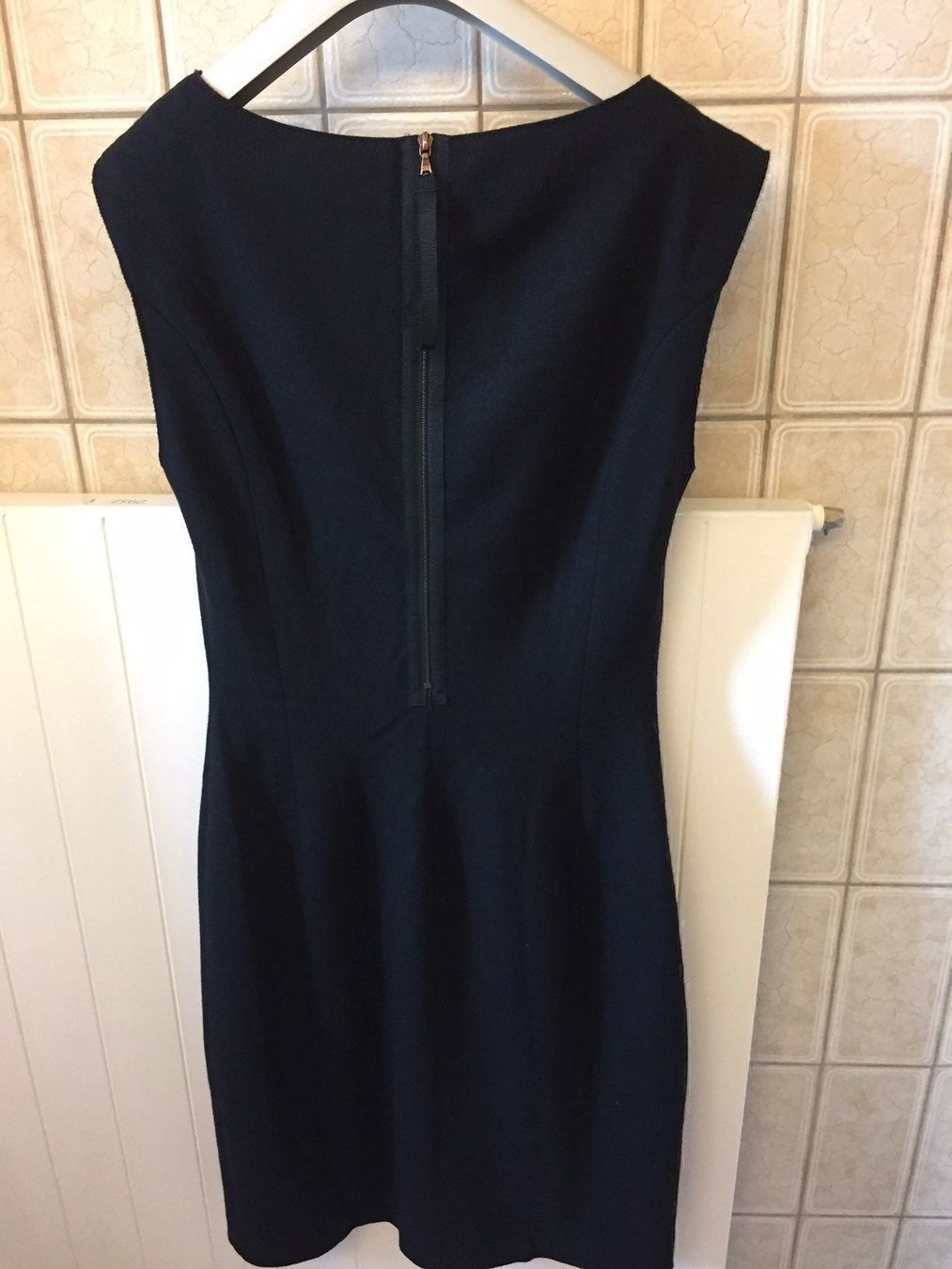 Marc Cain Kleider: Kleid von Marccain Gr.34 Schwarz NEU – Neu (gemäss Beschreibung) aus Zollikon von Mar126 5