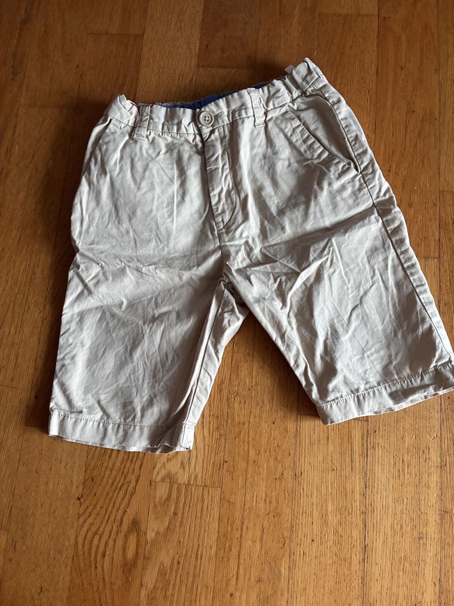 H&M Hosen: Schöne Shorts Gr. 122, H&M – Gebraucht aus richterswil von lunamarie001