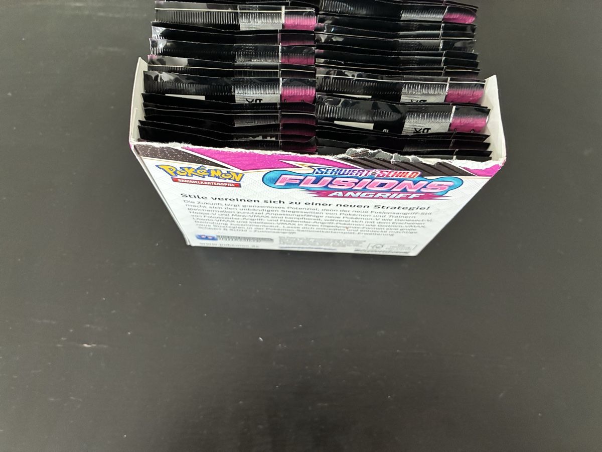 Pokémon Carte collezionabili: Pokemon "Fusions Angriff" 36 Booster Box Display – Nuovo (secondo la descrizione) da Schlieren venduto da mutschellen8 3