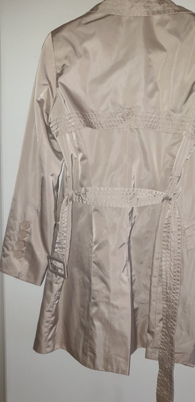 Cappotti: Trenchcoat Beige gr 34/36 – Usato da Gwatt (Thun) venduto da Letzte-Chance-III 6