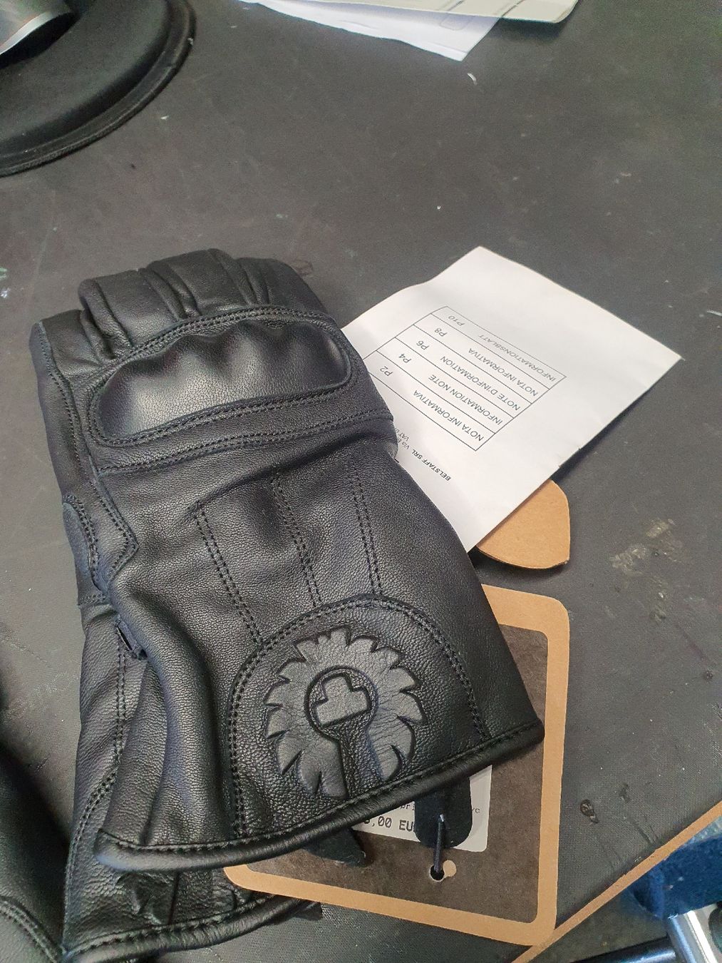 Gants & mitaines : Handschuhe Belstaff – D'occasion à Holziken par Bigbuddha 1