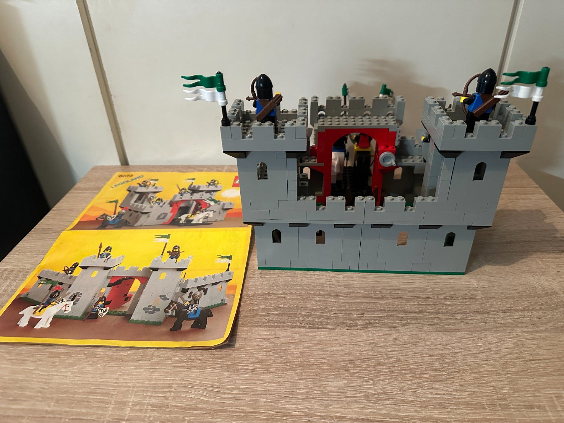 Legoland Kit di costruzioni: LEGO Ritter 6073 Knight's Castle – Usato da Basel venduto da Don-Angel 2