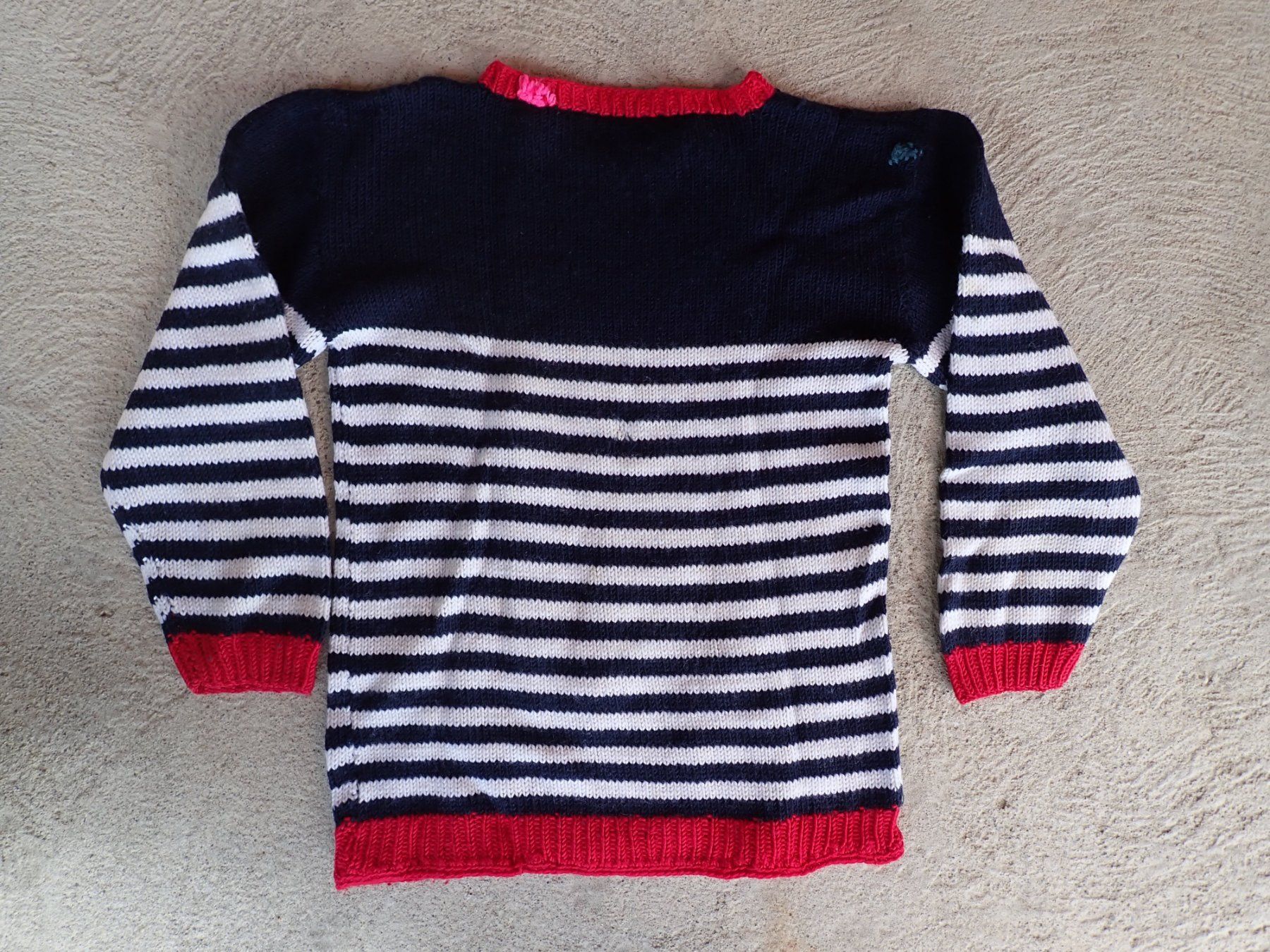 Maglioni & Felpe: Kinder-Pullover gestreift handgestrickt – Usato da Langnau i. E. venduto da chebsli 1