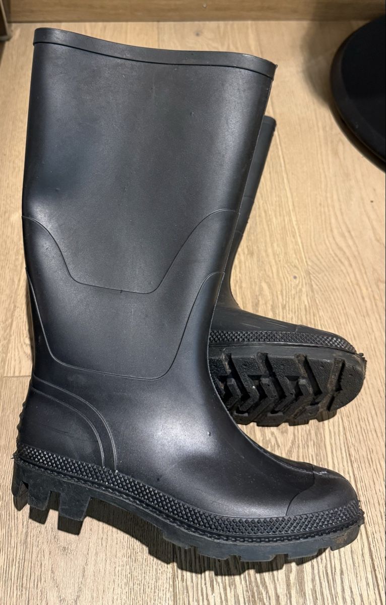 Herrenschuhe: Gummistiefel, schwarz, Grösse 37 – Gebraucht aus Urdorf von kaaaariin