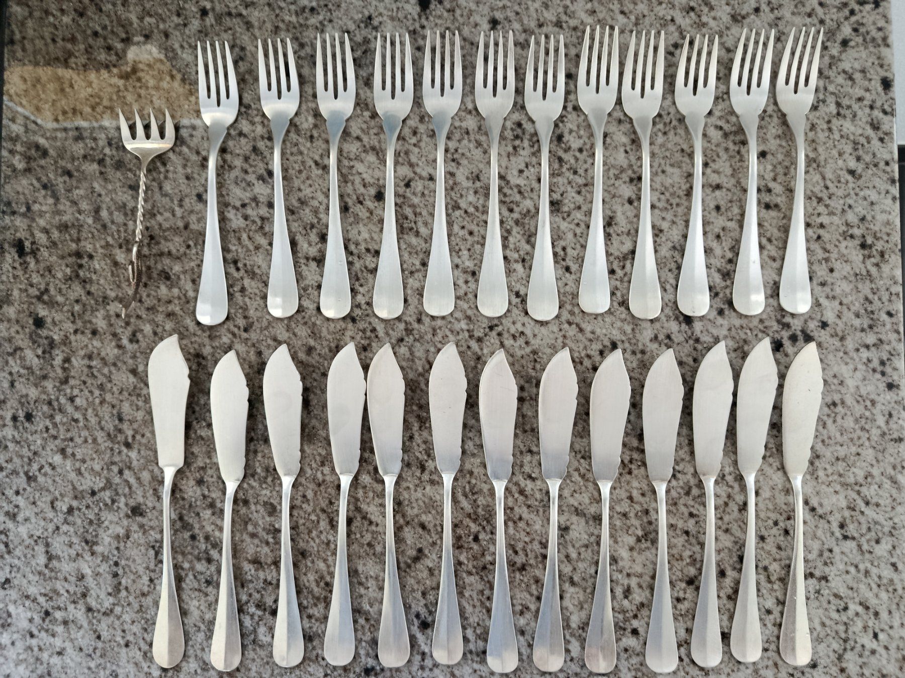 Set di posate: Fischbesteck 12teilig versilbert – Usato da Wangs venduto da son_klein