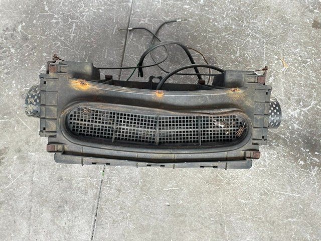 Tutti pezzi di ricambio auto: VW Käfer Ventilator Gehäuse Rarität – Usato da Grenchen venduto da Woernerauto 1