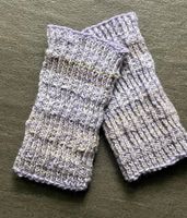 HANDGESTRICKTE PULSWÄRMER / HANDSTULPEN AUS WOLLE