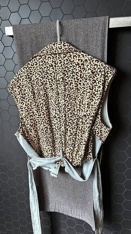 Gilets & Westen: TWIST Leopardengilet – Gebraucht aus Stettlen von Sim78one 2