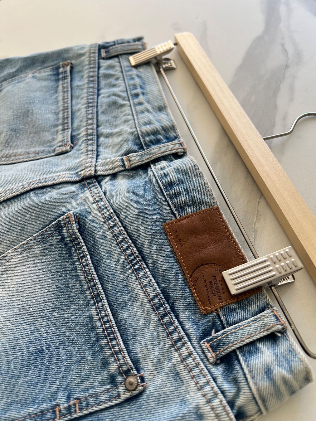 Zara Jeans: Zara Denim Shorts – Usato da Ebmatingen venduto da Charliz 7
