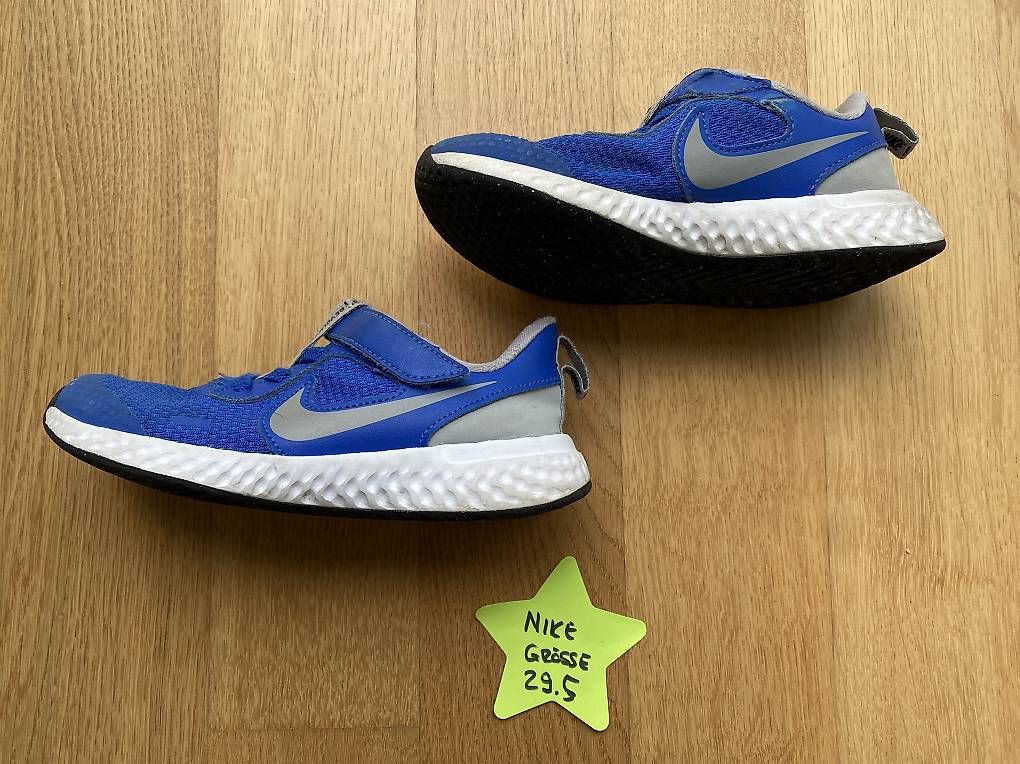 Nike Scarpe da uomo: Nike Turnschuhe blau Grösse 29.5. – Usato da Ebikon venduto da sherra 2