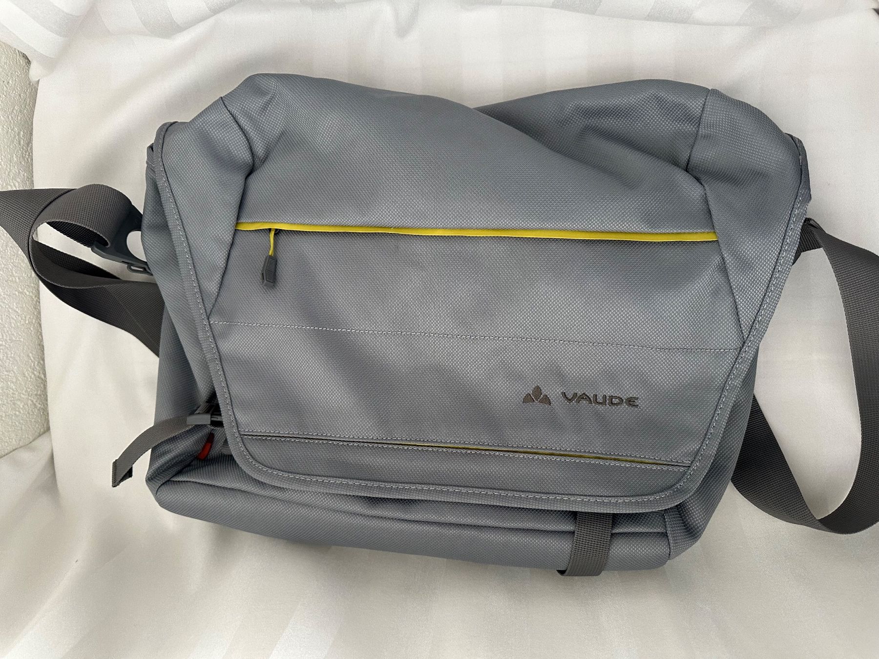 Vaude Borse: VAUDE Laptoptasche mit Regenschutz & Schultergurt – Usato da Zürich venduto da cha_p2pt 5
