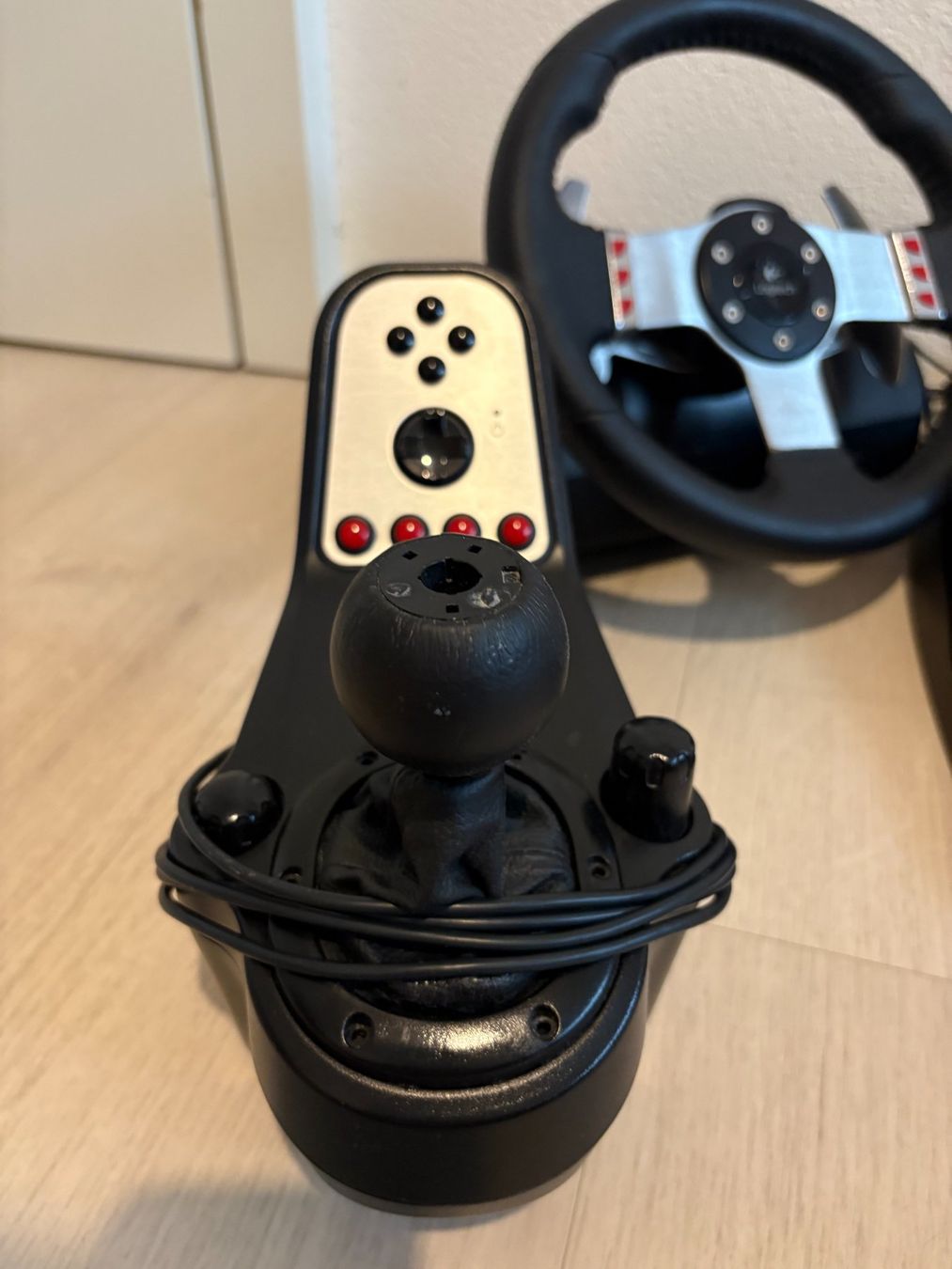 Logitech Controller: Logitech G27 Lenkrad – Usato da Niederbipp venduto da rom_6bb2 2