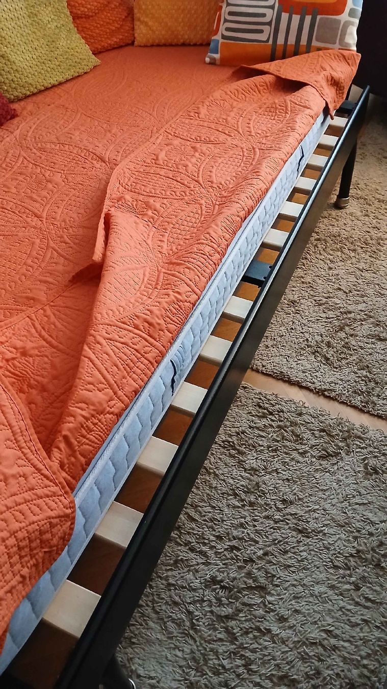 Metallbett, Schlafsofa, schwarz, Lattenrost, Ikea (Gebraucht) in Ormalingen für CHF 18 – nur Abholung auf Ricardo kaufen