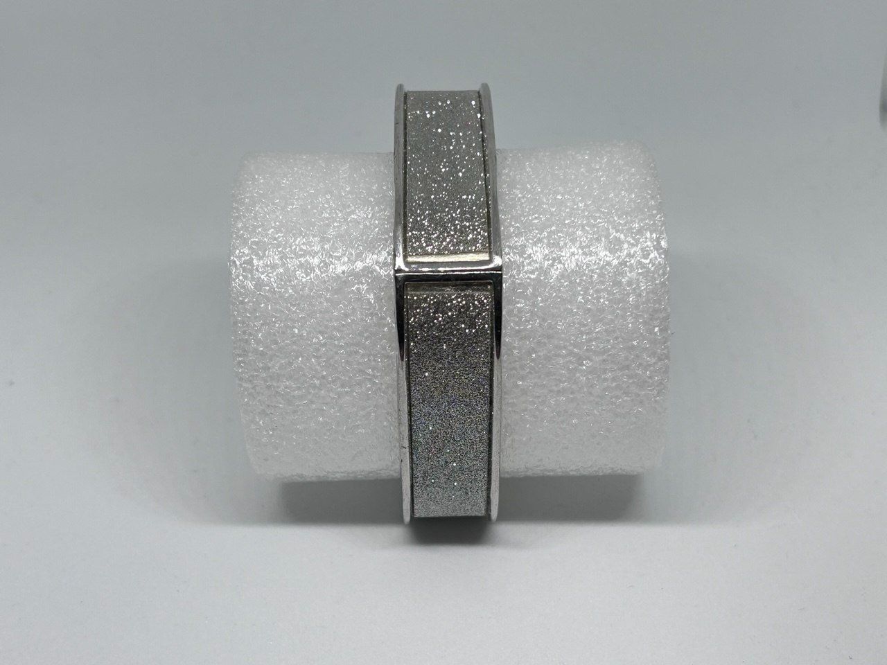 Bracciali & Braccialetti: Bracciale Rigido Argentato a Fascia – Usato da Giubiasco venduto da LorisVale 1