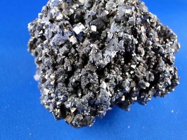 Minerali & Pietre curative: Pyrit-Schwimmer – Usato da Schinznach Bad venduto da Demerald 1