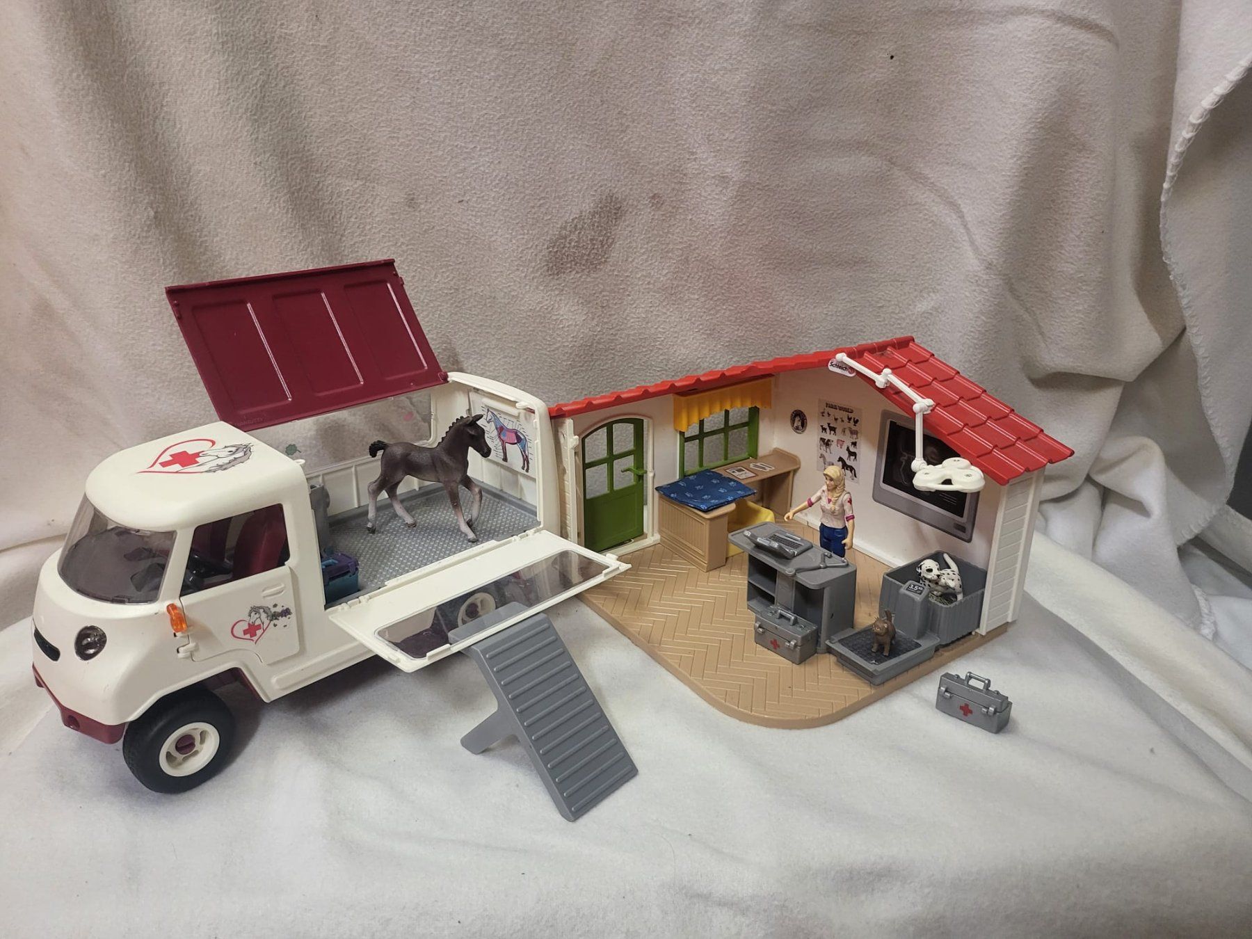 Schleich Jouets: Schleich Pferdehof plus Pferde, XXL – D'occasion à Birsfelden par mim_bph7 6