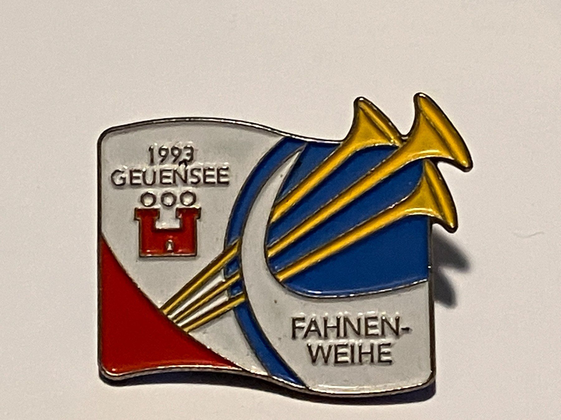 Plaketten & Abzeichen: 1 Pin Fahnenweihe Geuensee 1993 – Gebraucht aus Basel von djwwpp